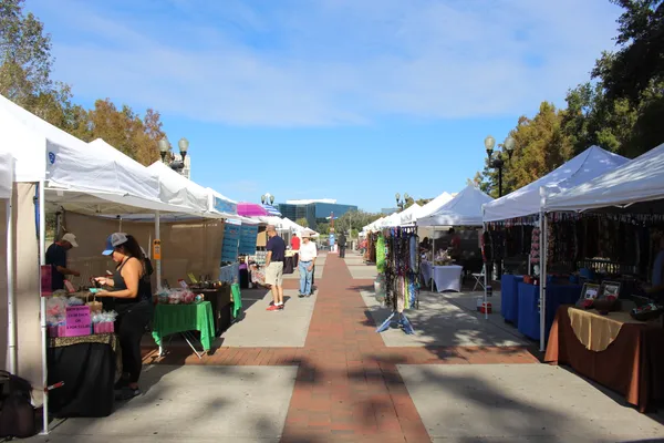 Broadway Beats, Lakeside Markets, and Garden Blooms: Sunday in Orlando